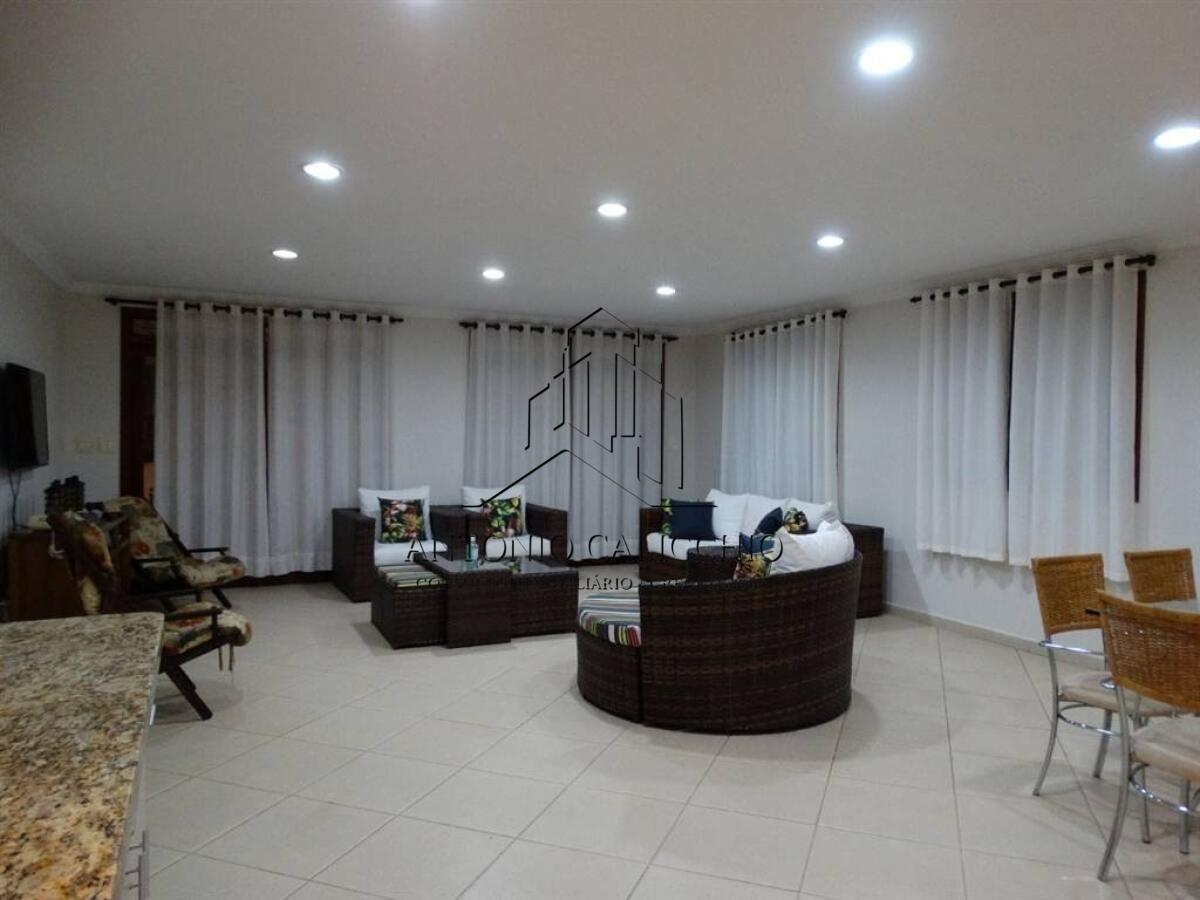 Casa com 5 quartos e 450 m² em Vila Guilhermina, Praia Grande