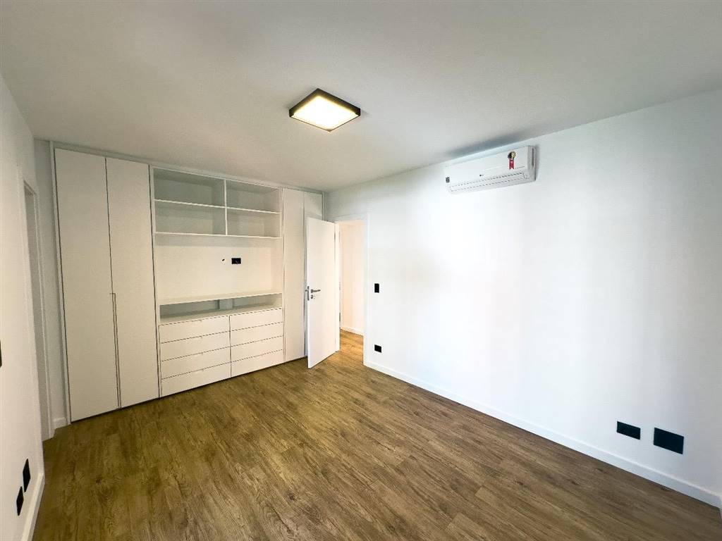 Apartamento com 3 quartos e 220 m² em Vila Guilhermina, Praia Grande