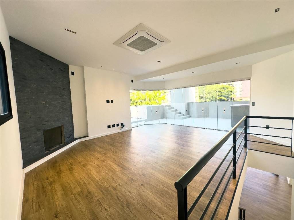 Apartamento com 3 quartos e 220 m² em Vila Guilhermina, Praia Grande