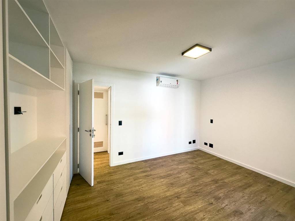 Apartamento com 3 quartos e 220 m² em Vila Guilhermina, Praia Grande