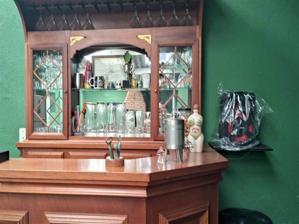 Casa com 5 quartos e 200 m² em Vila Guilhermina, Praia Grande