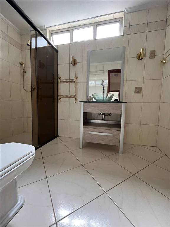 Apartamento com 3 quartos e 200 m² em Vila Guilhermina, Praia Grande