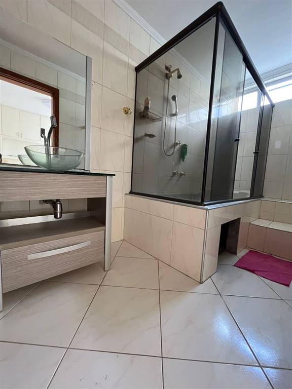 Apartamento com 3 quartos e 200 m² em Vila Guilhermina, Praia Grande