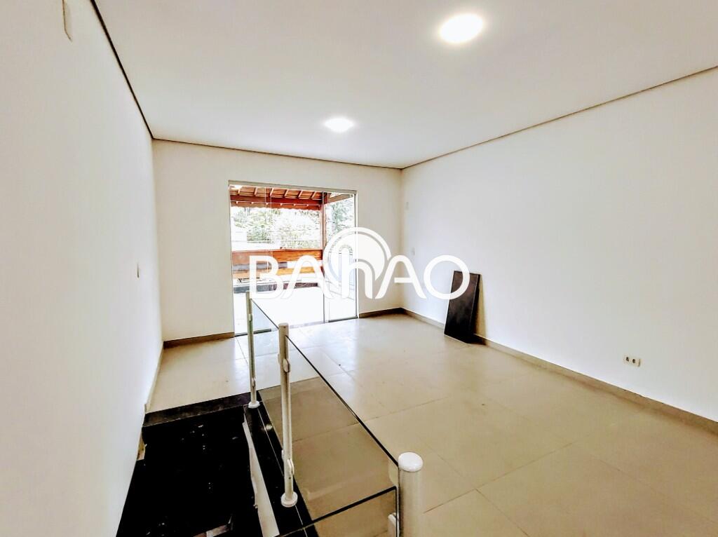 Casa com 3 quartos e 180 m² em Vila Guilhermina, Praia Grande