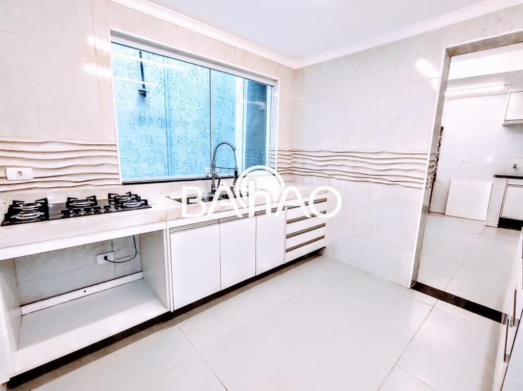 Casa com 3 quartos e 180 m² em Vila Guilhermina, Praia Grande