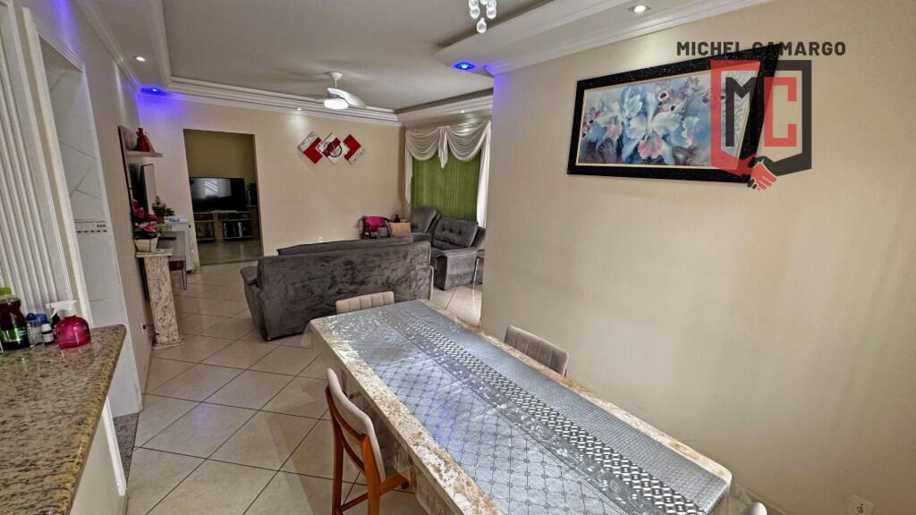 Casa com 4 quartos e 158 m² em Ocian, Praia Grande