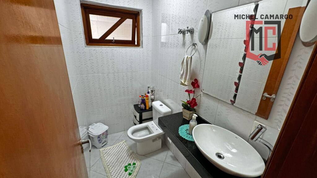 Casa com 4 quartos e 158 m² em Ocian, Praia Grande