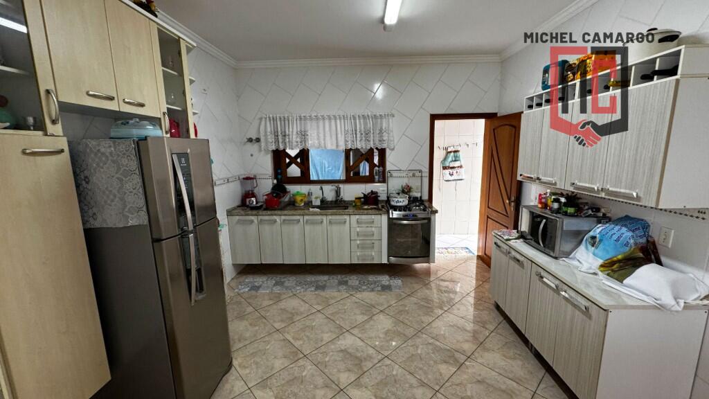 Casa com 4 quartos e 158 m² em Ocian, Praia Grande