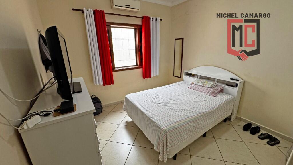 Casa com 4 quartos e 158 m² em Ocian, Praia Grande