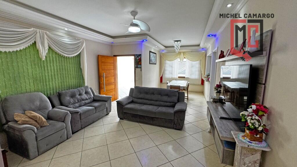 Casa com 4 quartos e 158 m² em Ocian, Praia Grande