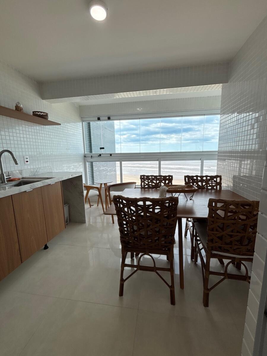 Apartamento com 3 quartos e 114 m² em Maracanã, Praia Grande