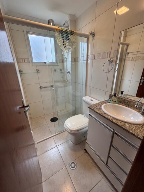 Apartamento com 2 quartos e 90 m² em Vila Guilhermina, Praia Grande