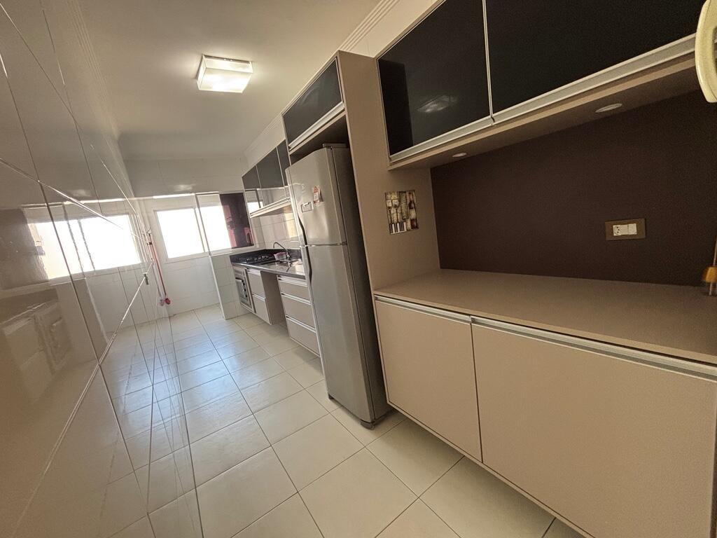 Apartamento com 2 quartos e 75 m² em Vila Guilhermina, Praia Grande