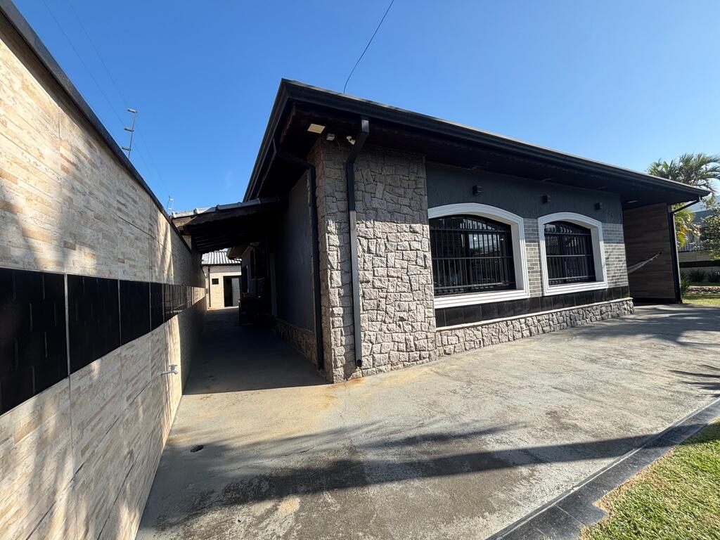 Casa com 4 quartos e 220 m² em Flórida, Praia Grande