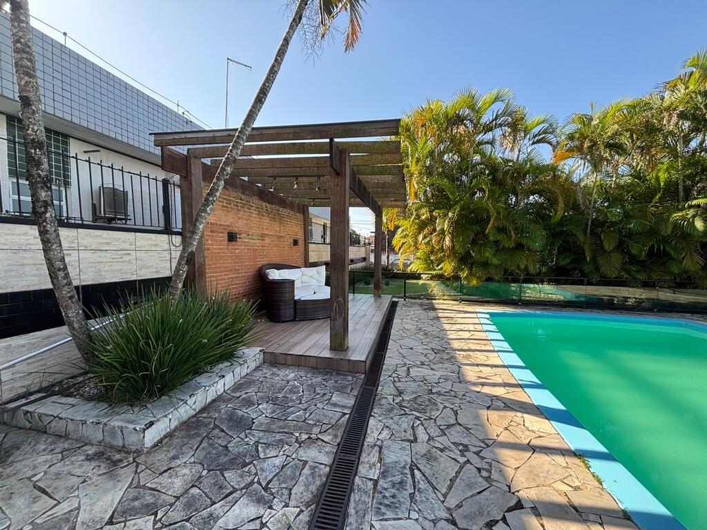Casa com 4 quartos e 220 m² em Flórida, Praia Grande