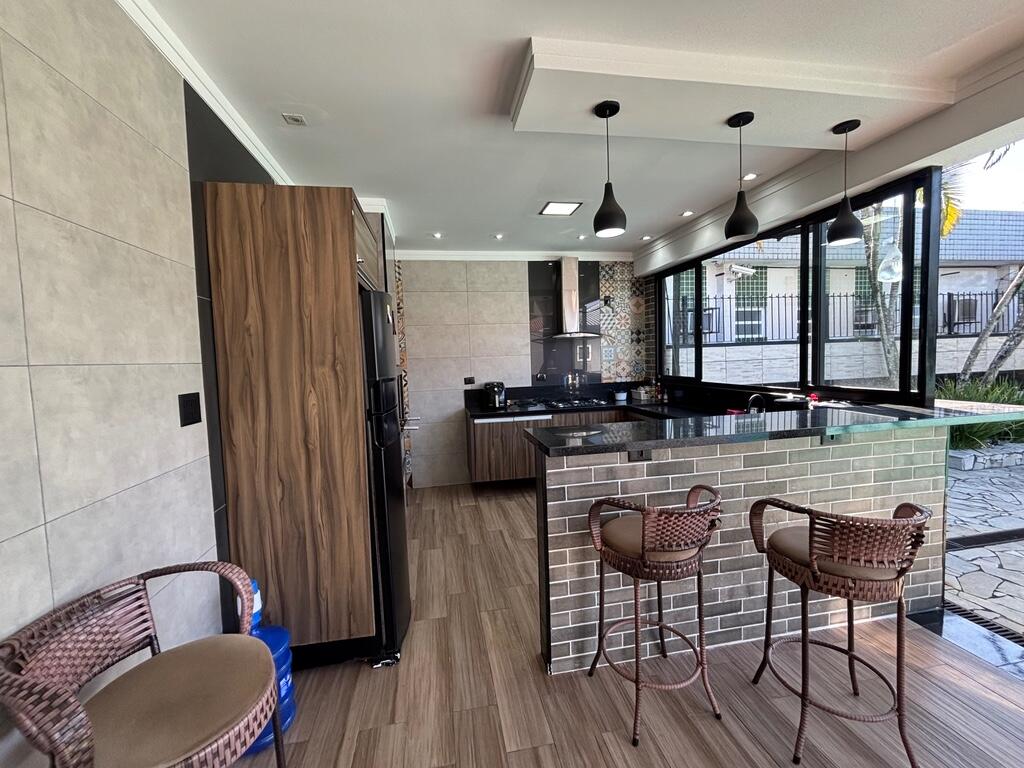 Casa com 4 quartos e 220 m² em Flórida, Praia Grande