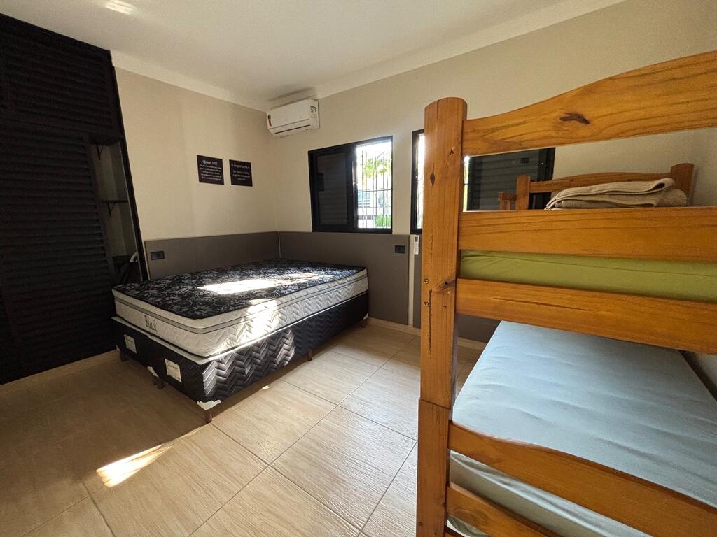 Casa com 4 quartos e 220 m² em Flórida, Praia Grande