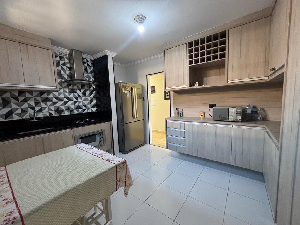 Casa com 4 quartos e 220 m² em Flórida, Praia Grande
