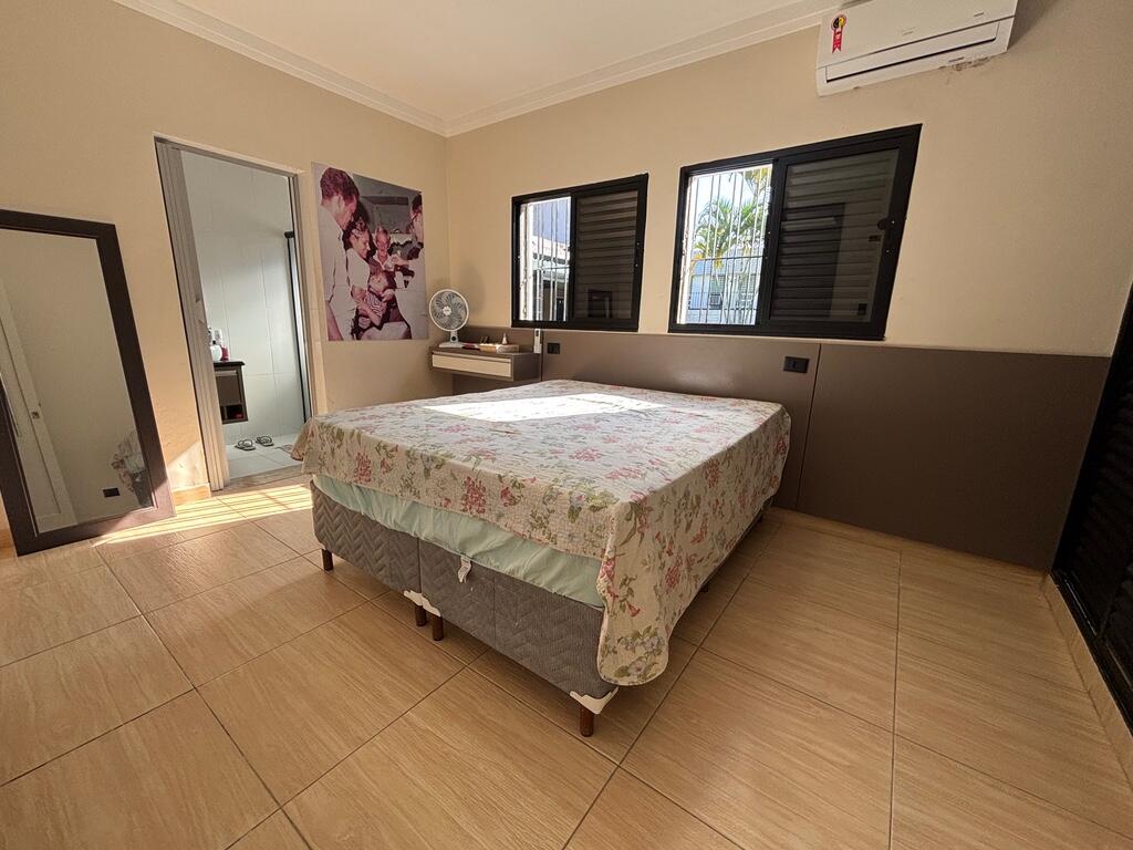Casa com 4 quartos e 220 m² em Flórida, Praia Grande