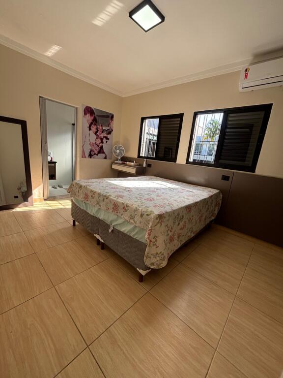 Casa com 4 quartos e 220 m² em Flórida, Praia Grande