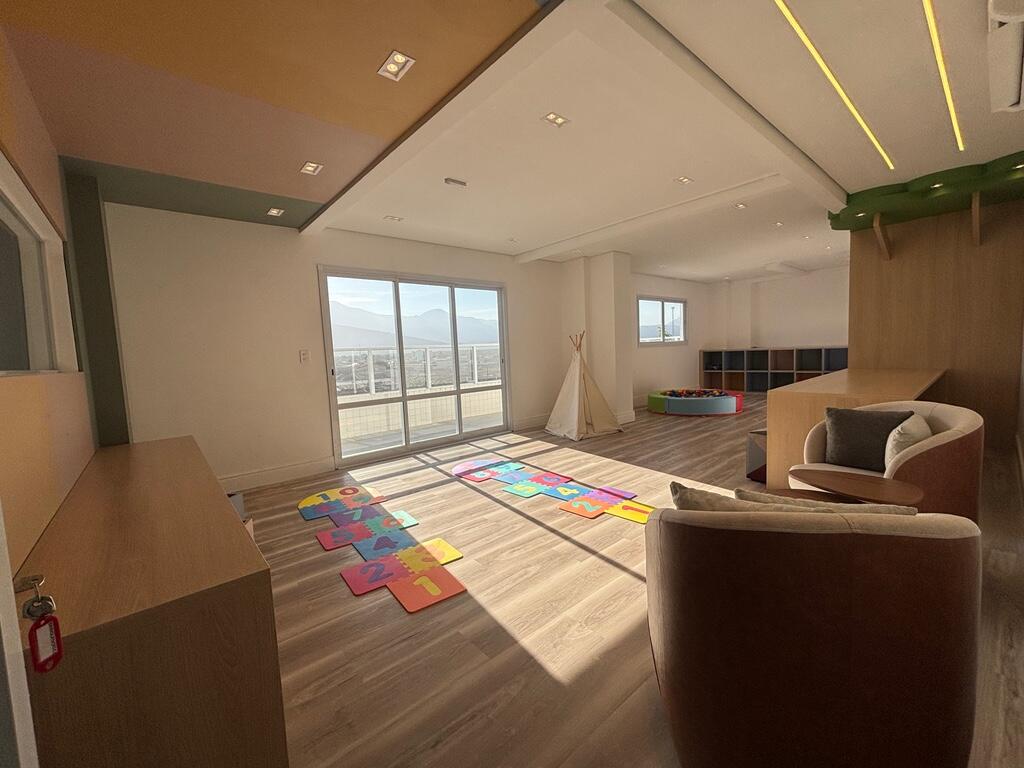 Apartamento com 2 quartos e 73 m² em Jardim Imperador, Praia Grande