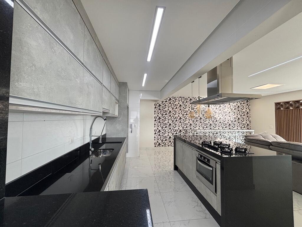 Apartamento com 3 quartos e 182 m² em Vila Caiçara, Praia Grande