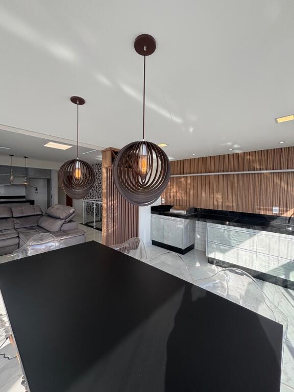 Apartamento com 3 quartos e 182 m² em Vila Caiçara, Praia Grande