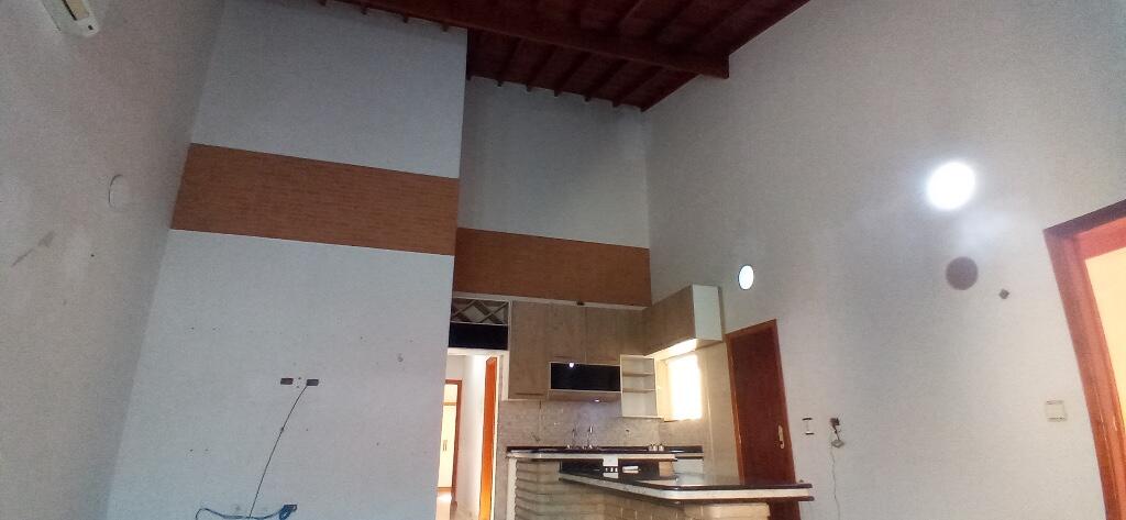 Casa com 3 quartos e 250 m² em Vila Caiçara, Praia Grande