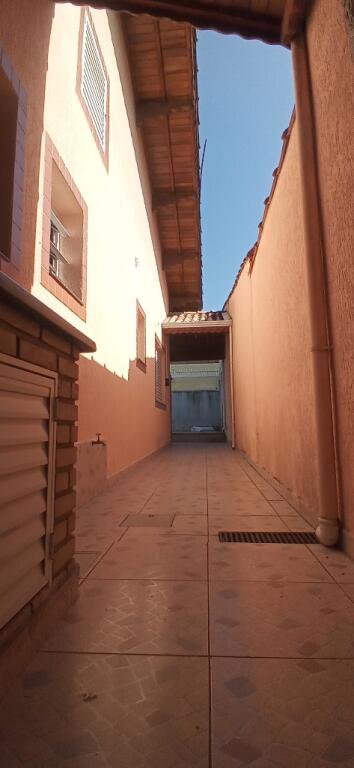 Casa com 3 quartos e 250 m² em Vila Caiçara, Praia Grande