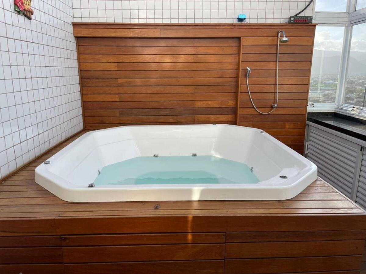 Apartamento com 3 quartos e 143 m² em Maracanã, Praia Grande