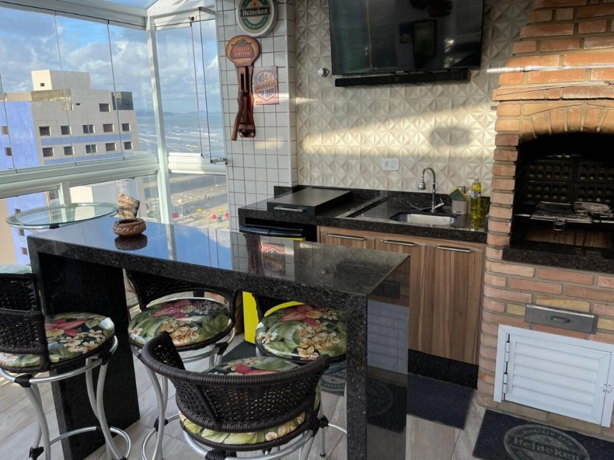 Apartamento com 3 quartos e 143 m² em Maracanã, Praia Grande