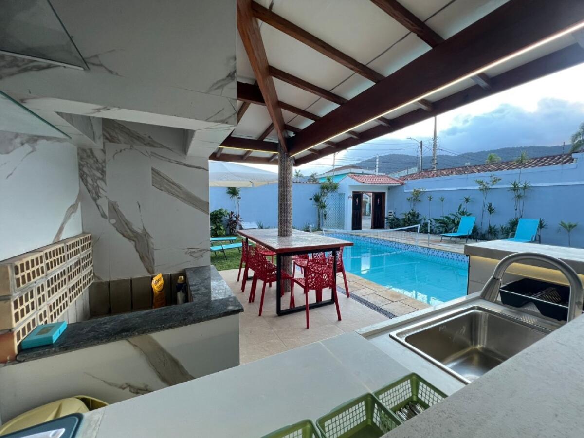 Casa com 4 quartos e 200 m² em Flórida, Praia Grande
