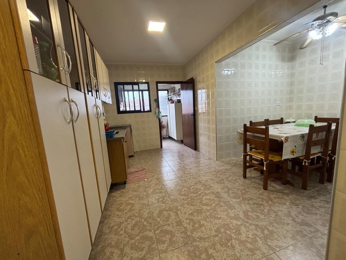 Apartamento com 2 quartos e 84 m² em Vila Tupi, Praia Grande