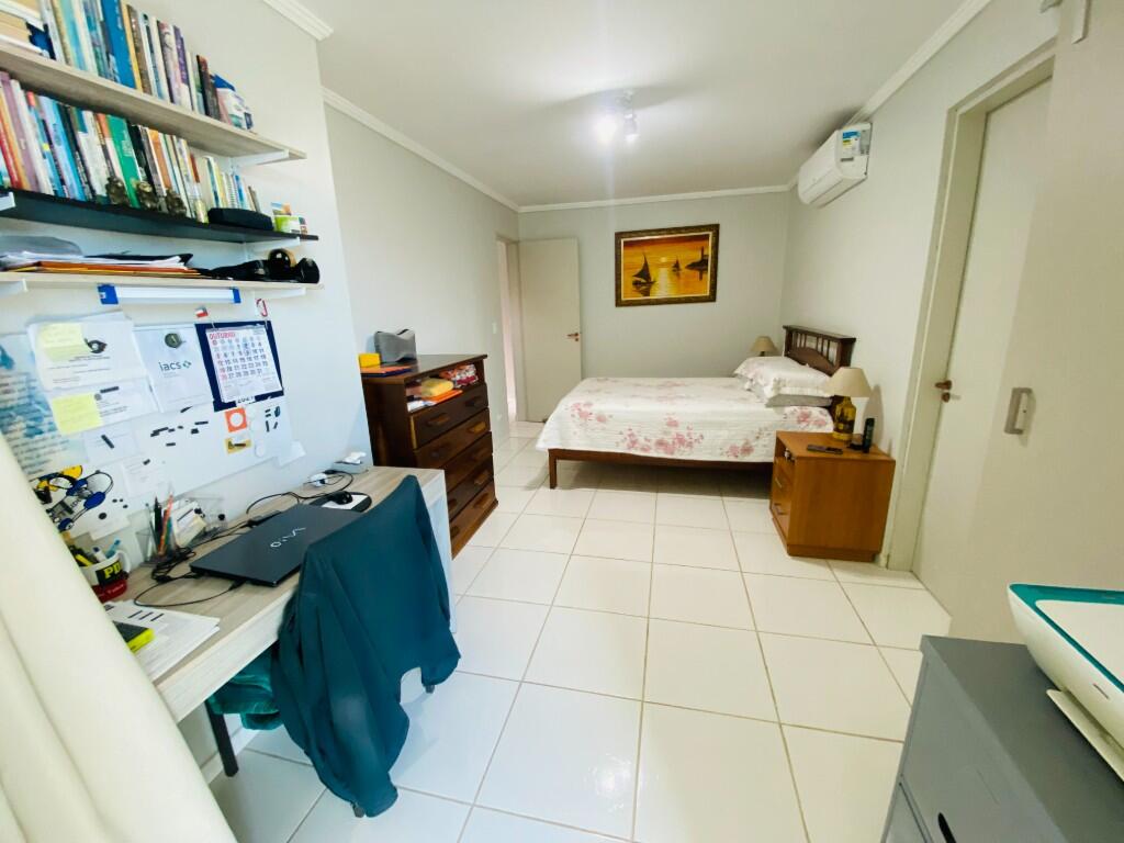 Casa com 4 quartos e 267 m² em Vila Caiçara, Praia Grande