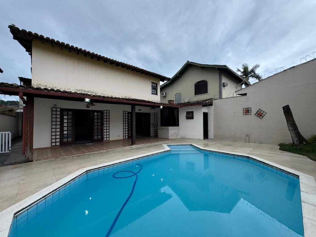 Casa com 4 quartos e 297 m² em Vila Caiçara, Praia Grande