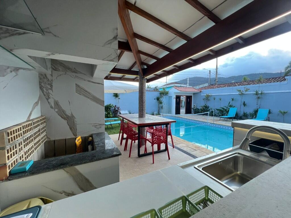 Casa com 4 quartos e 200 m² em Vila Caiçara, Praia Grande