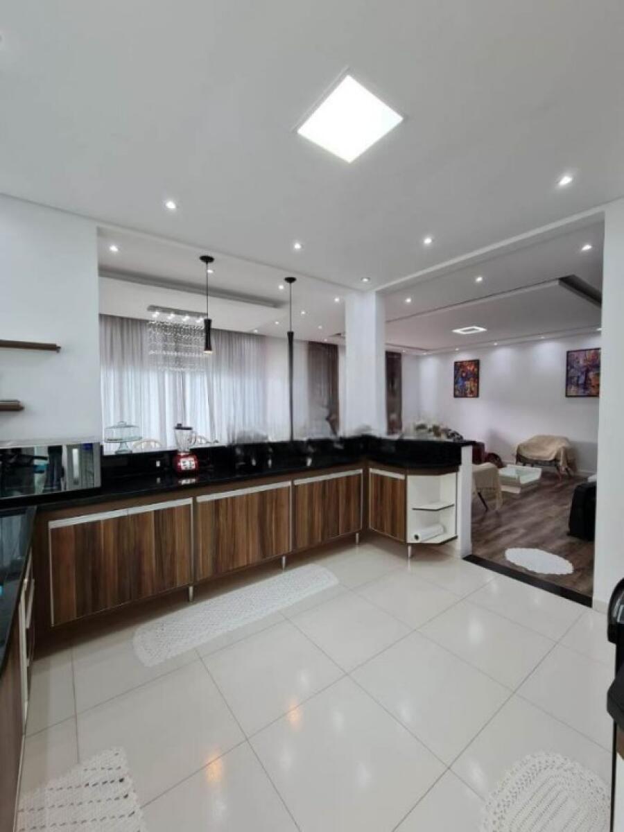 Casa com 4 quartos e 249 m² em Vila Caiçara, Praia Grande