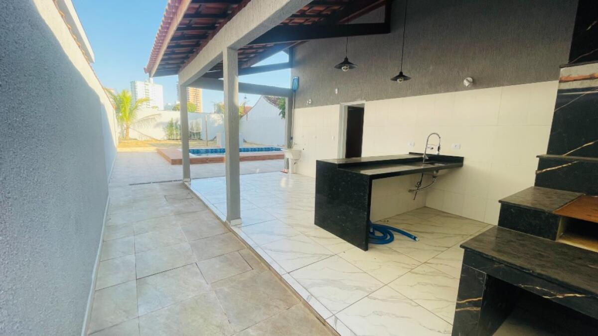 Casa com 3 quartos e 135 m² em Real, Praia Grande