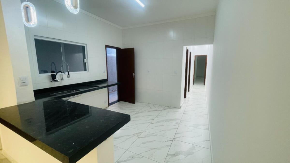 Casa com 3 quartos e 135 m² em Real, Praia Grande