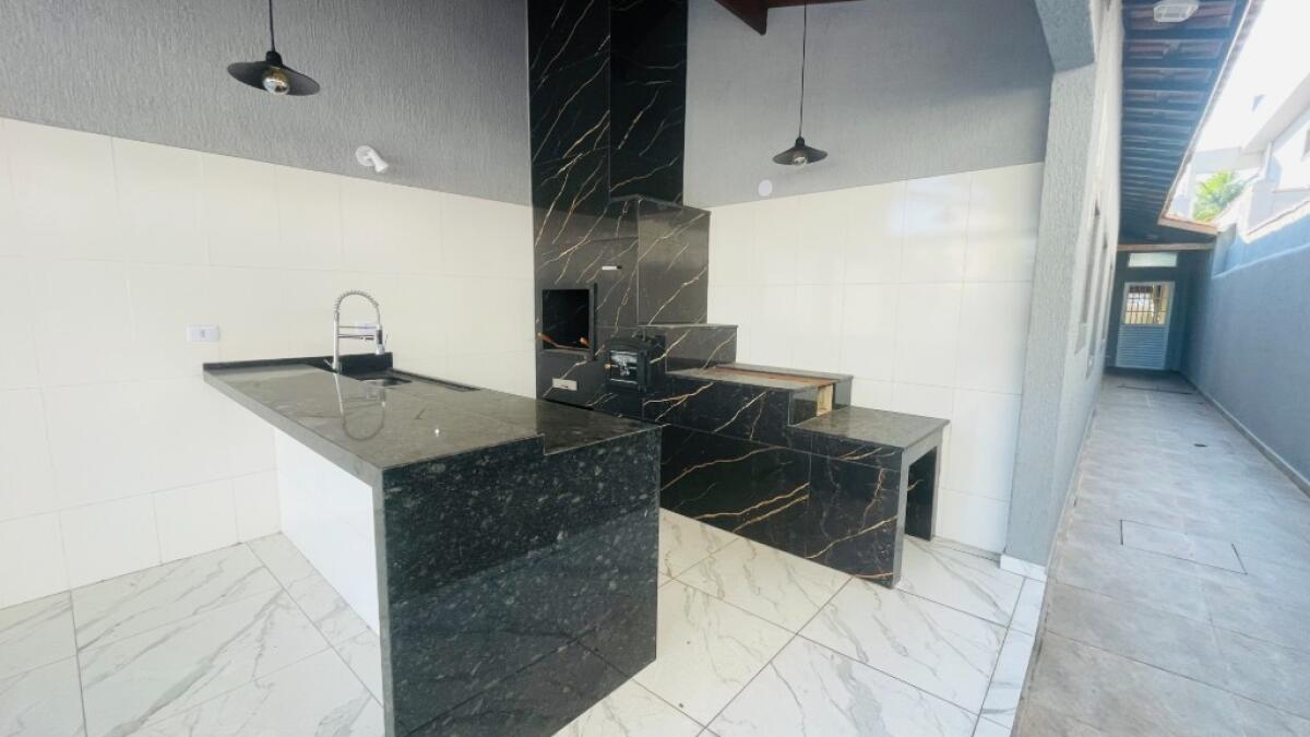Casa com 3 quartos e 135 m² em Real, Praia Grande