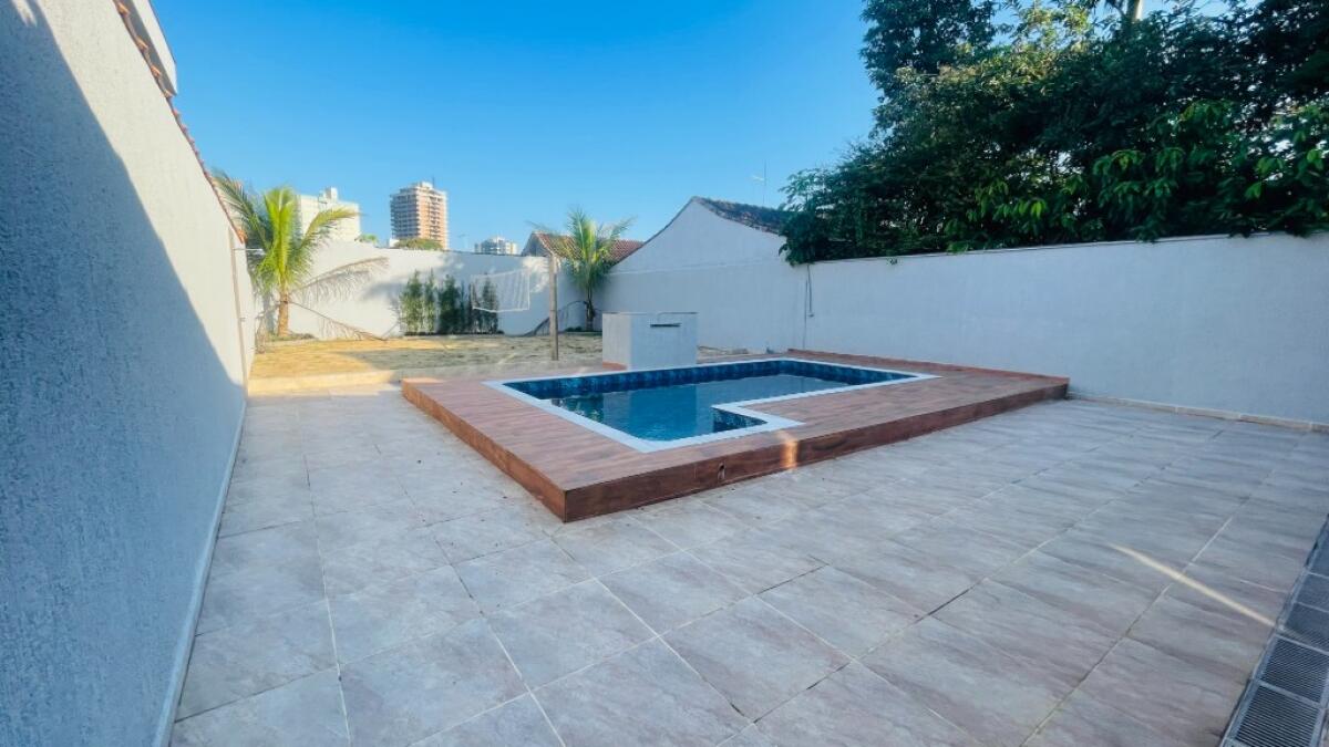 Casa com 3 quartos e 135 m² em Real, Praia Grande