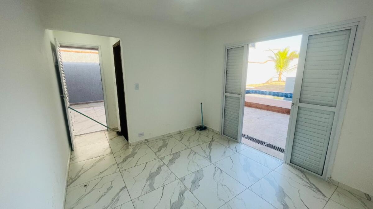 Casa com 3 quartos e 135 m² em Real, Praia Grande