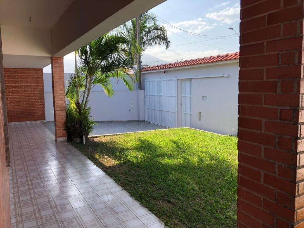 Casa com 1 quarto e 272 m² em Vila Tupi, Praia Grande