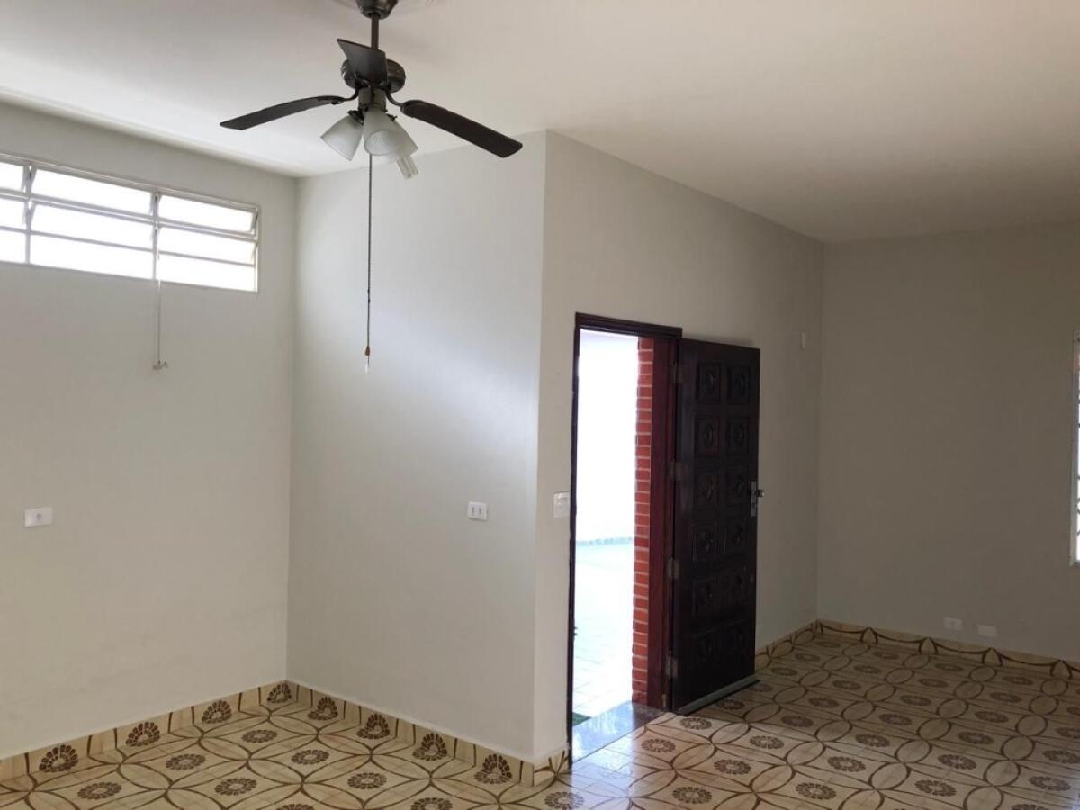 Casa com 1 quarto e 272 m² em Vila Tupi, Praia Grande