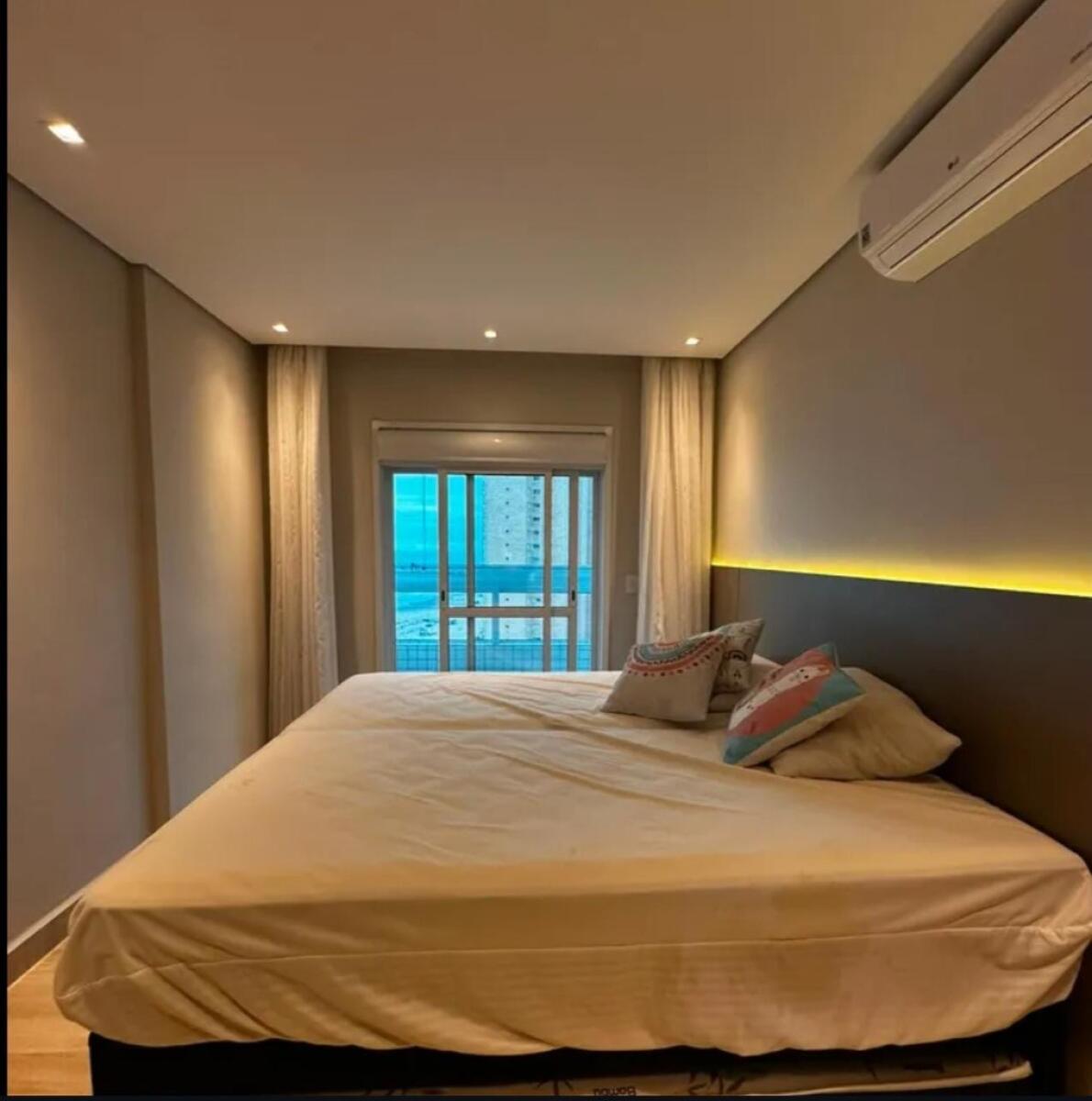 Apartamento com 4 quartos e 144 m² em Vila Tupi, Praia Grande