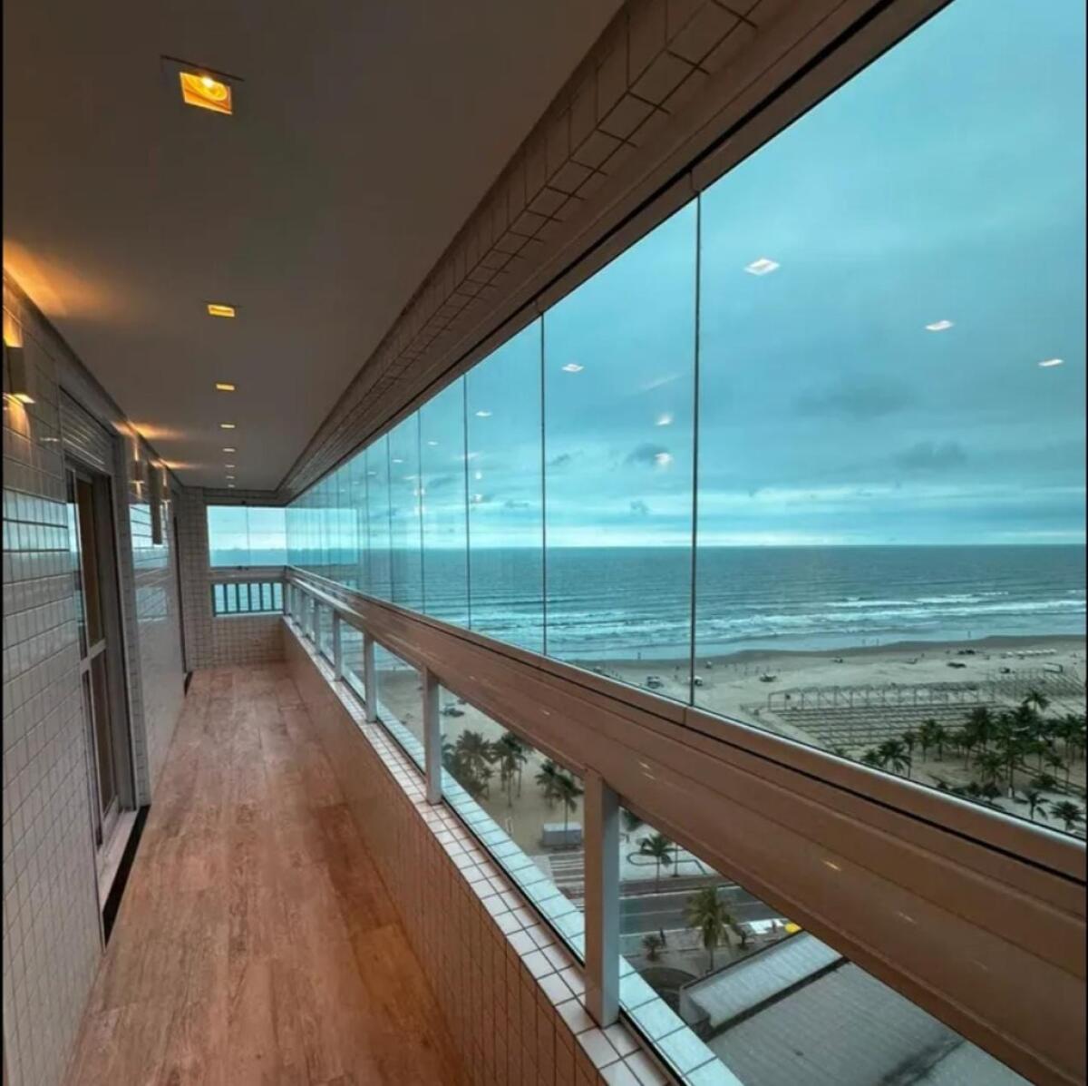 Apartamento com 4 quartos e 144 m² em Vila Tupi, Praia Grande