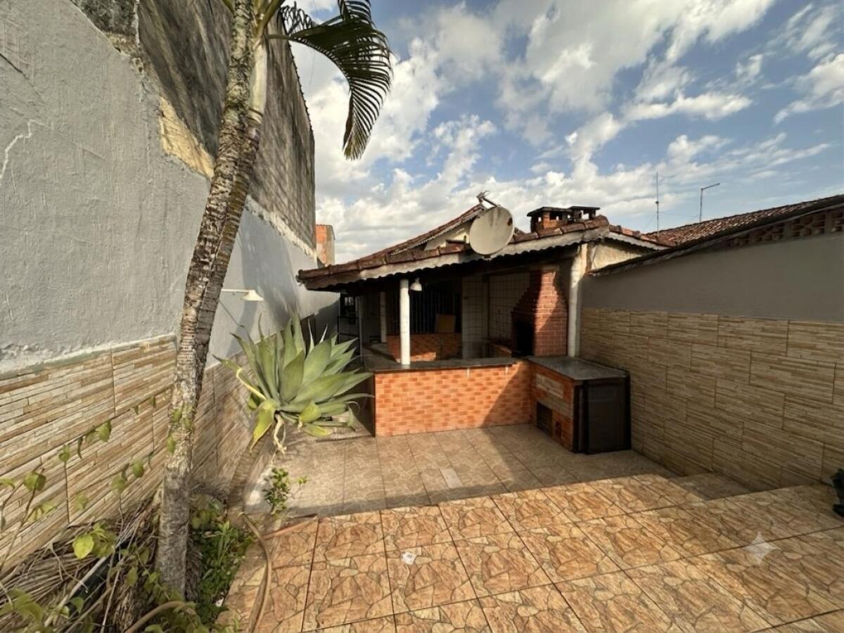 Casa com 2 quartos e 250 m² em Vila Tupi, Praia Grande