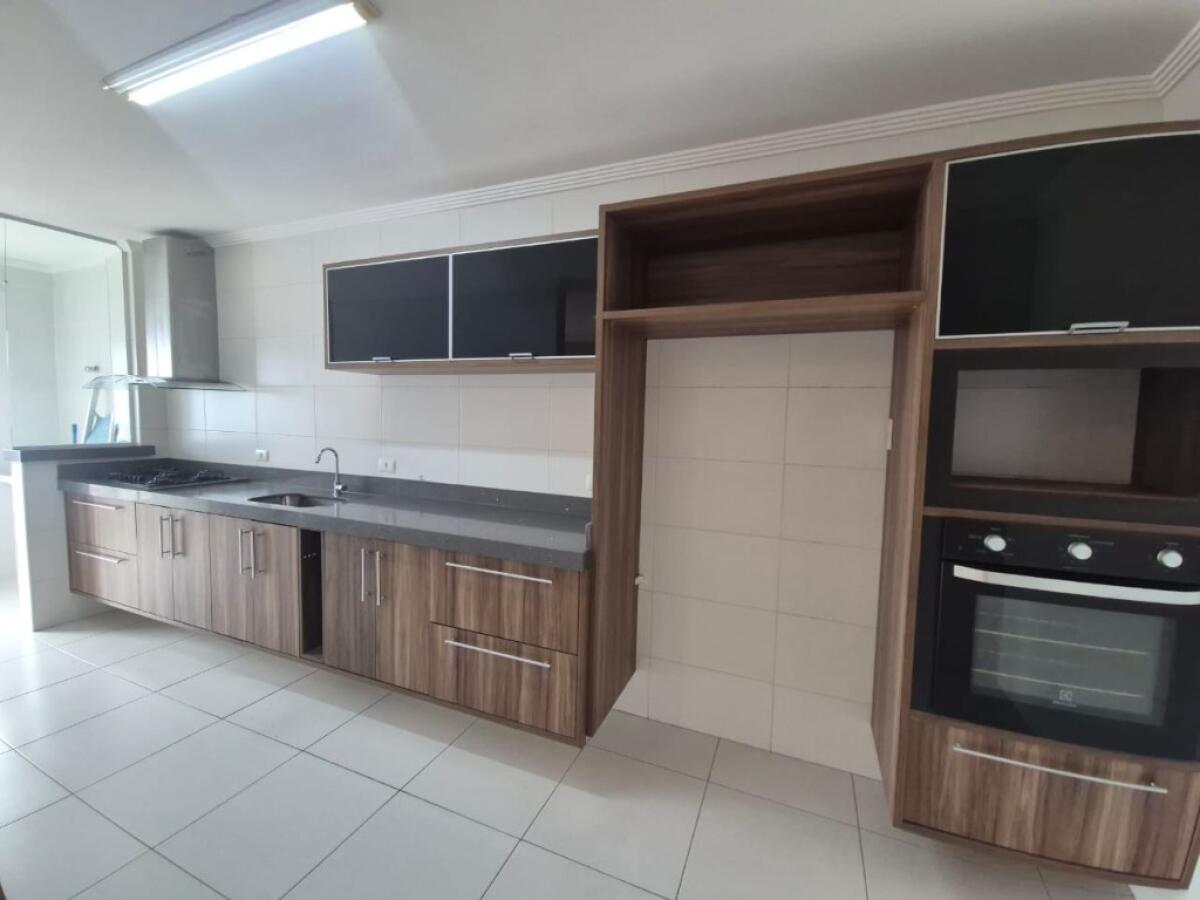 Apartamento com 3 quartos e 122 m² em Vila Tupi, Praia Grande