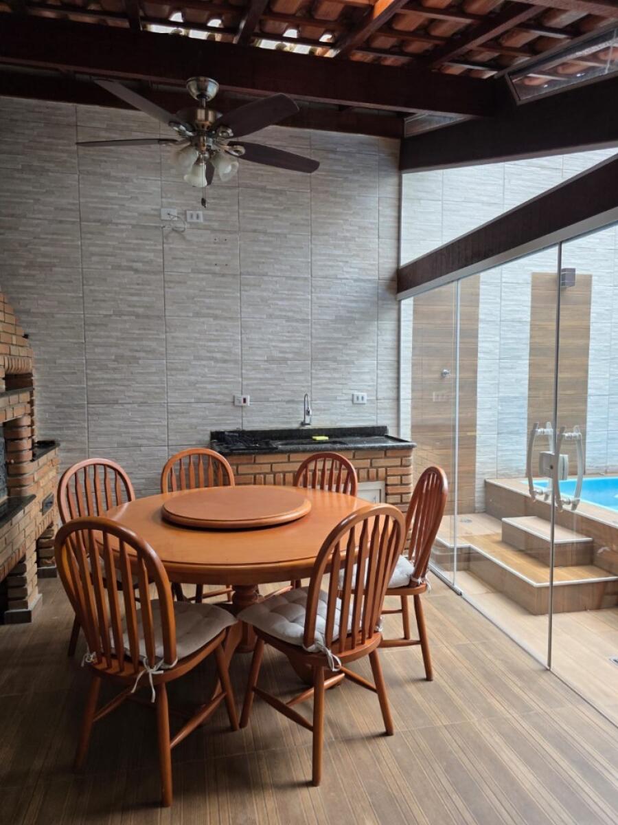Casa com 3 quartos e 188 m² em Vila Tupi, Praia Grande