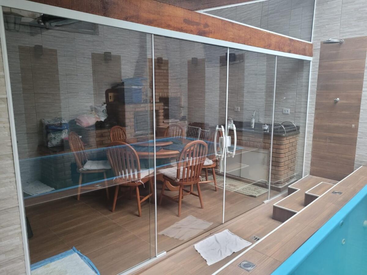 Casa com 3 quartos e 188 m² em Vila Tupi, Praia Grande